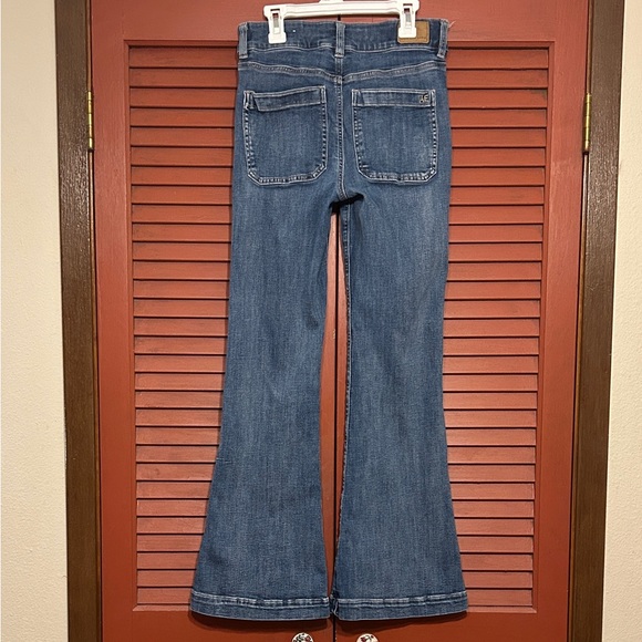 American Eagle Outfitters Super Hi-Rise Flare jeans - Picture 3 of 9